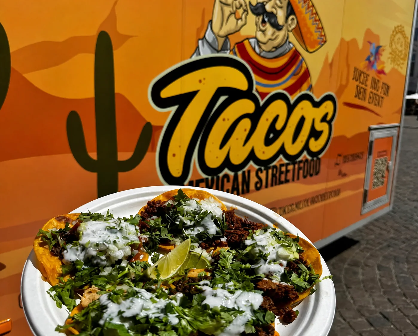 Tacos vor dem Foodtruck